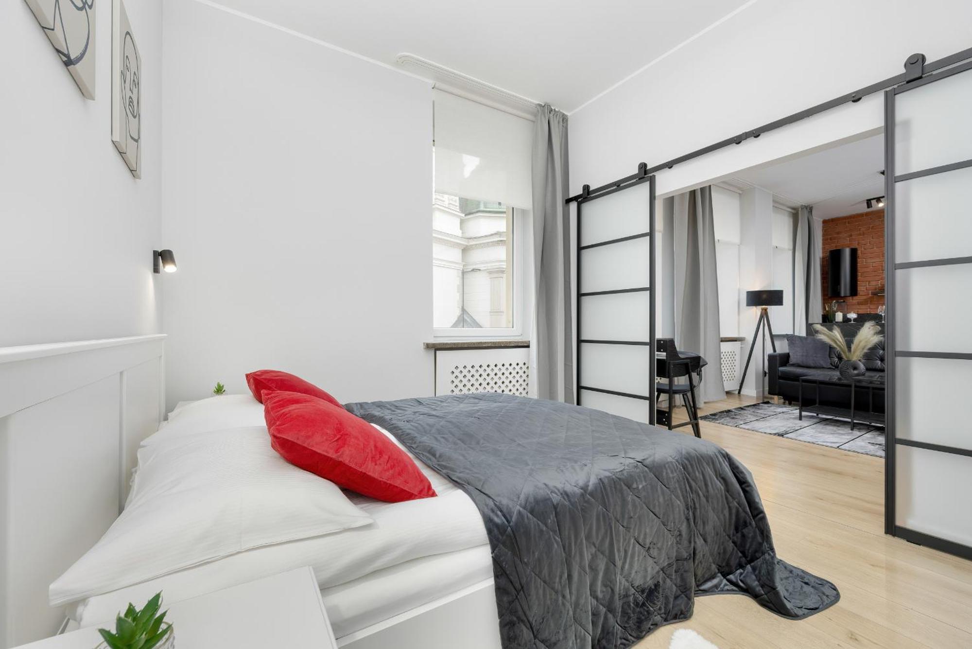 Exclusive Grey And Red Apartment In Warsaw Center By Noclegi Renters Buitenkant foto