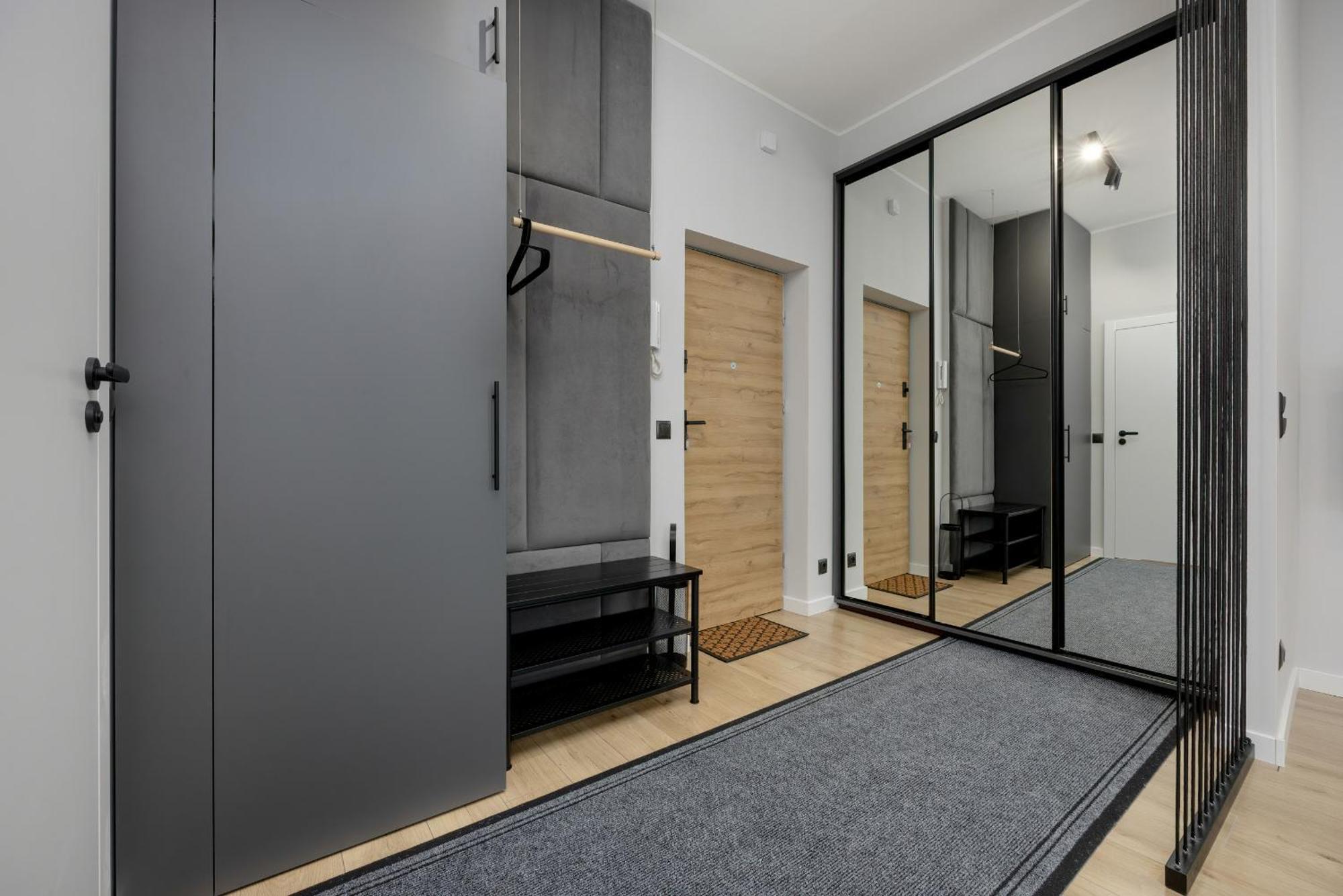 Exclusive Grey And Red Apartment In Warsaw Center By Noclegi Renters Buitenkant foto